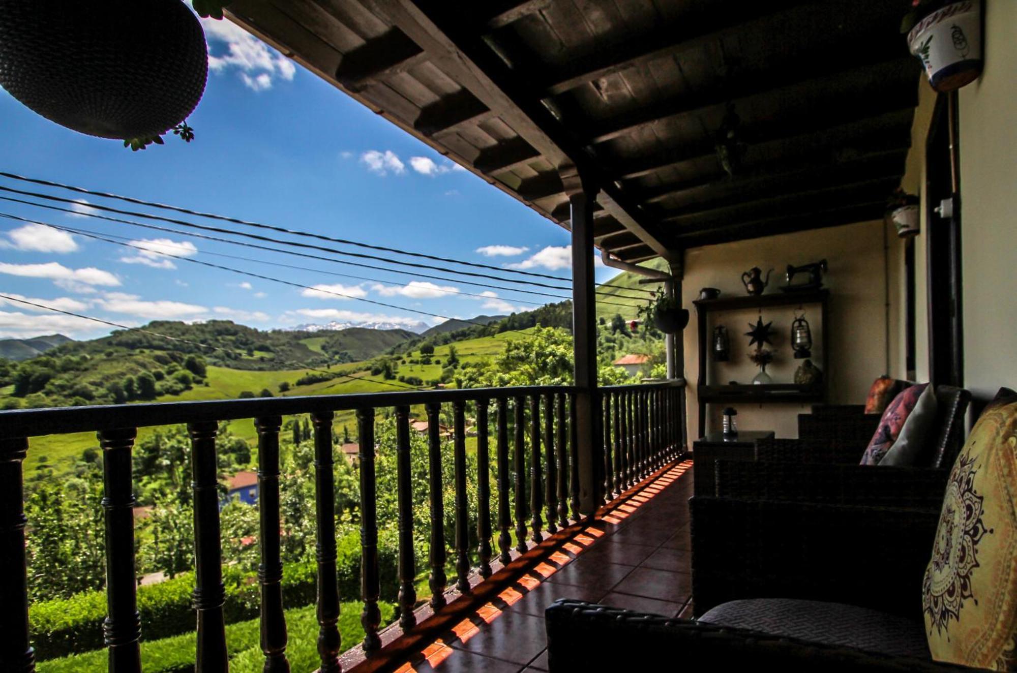 Apartamentos 'Los Balcones De Nieda 2' Cangas de Onis Exterior photo